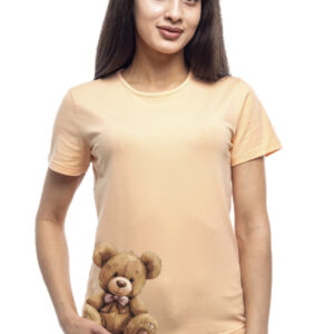 Bono Футболка жіноча прямого крою 950157 колір бежевий принт плюшевий ведмедик 54