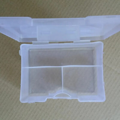 Коробочка пластмассовая для рыболовных принадлежностей, белая