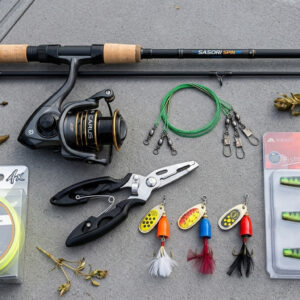 Спиннинговый набор Mikado Sasori Carus 3006 FD/2.40м. 10-30г. + шнур, поводки, приманки, інструмент.